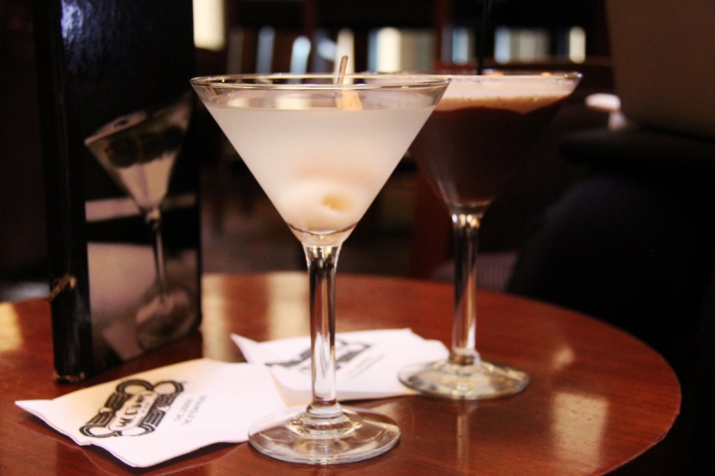 brasserie-CHATEAUDOUBLE-min_martini_bar_lychee_chocolate_alcohol_liquor_happy_hour_happy-910161